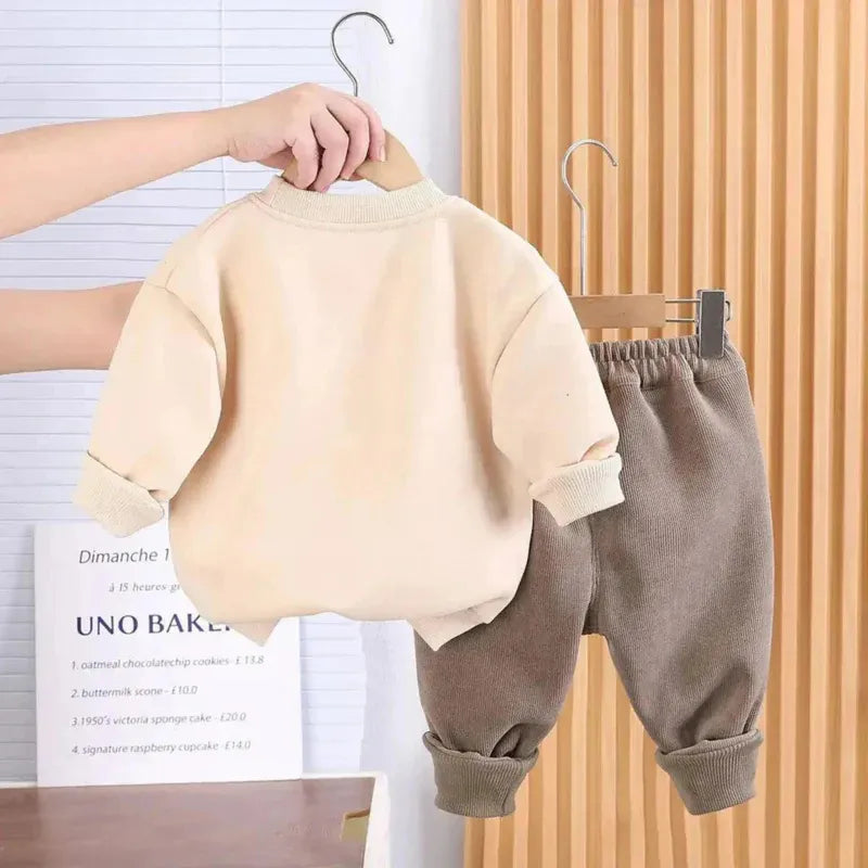 Conjunto_de_Roupas_Infantis_Outono_e_Inverno