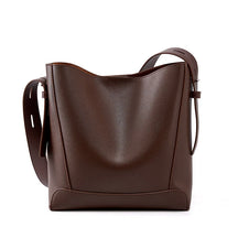Bolsa Feminina de Ombro em Couro - Modelo casual