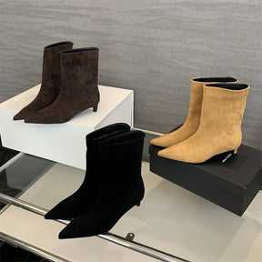Bota Feminina de Bico Fino Salto Baixo Vintage