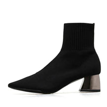 Bota Feminina de Cano Curto com Bico Fino Tecido Elástico Salto Baixo – (Promoção de Inverno 2025)