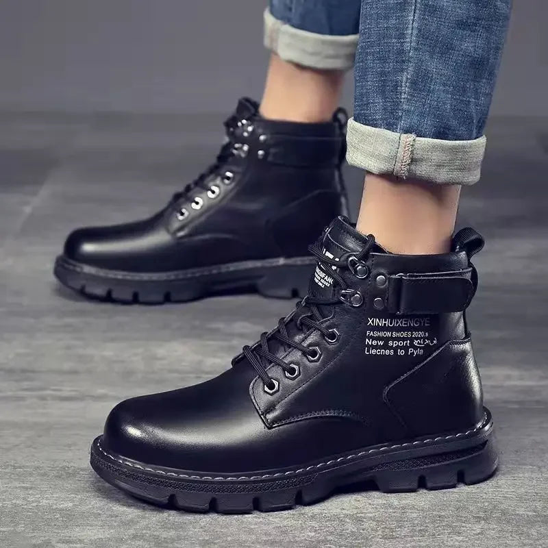 Bota Masculina de Cano Alto Estilo Motoqueiro Impermeável com Design Casual