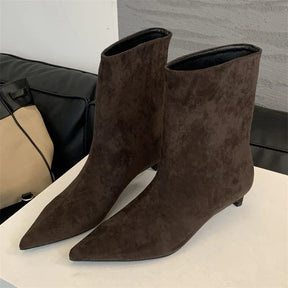 Bota Feminina de Bico Fino Salto Baixo Vintage