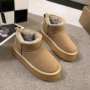Bota Feminina Curta Acolchoada Plataforma Confortável - (Promoção de Inverno )