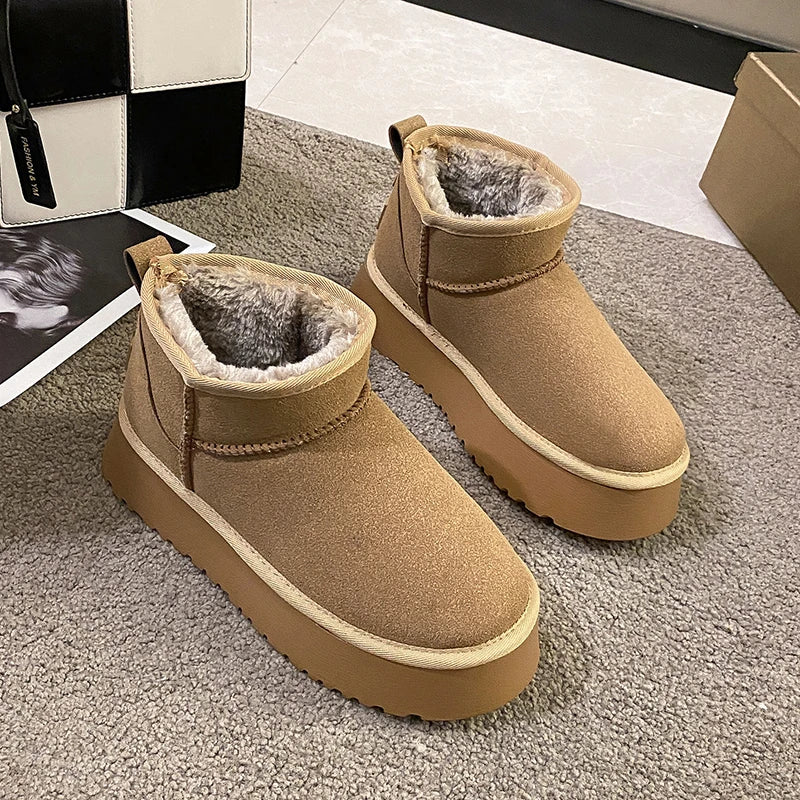 Bota Feminina Curta Acolchoada Plataforma Confortável - (Promoção de Inverno )