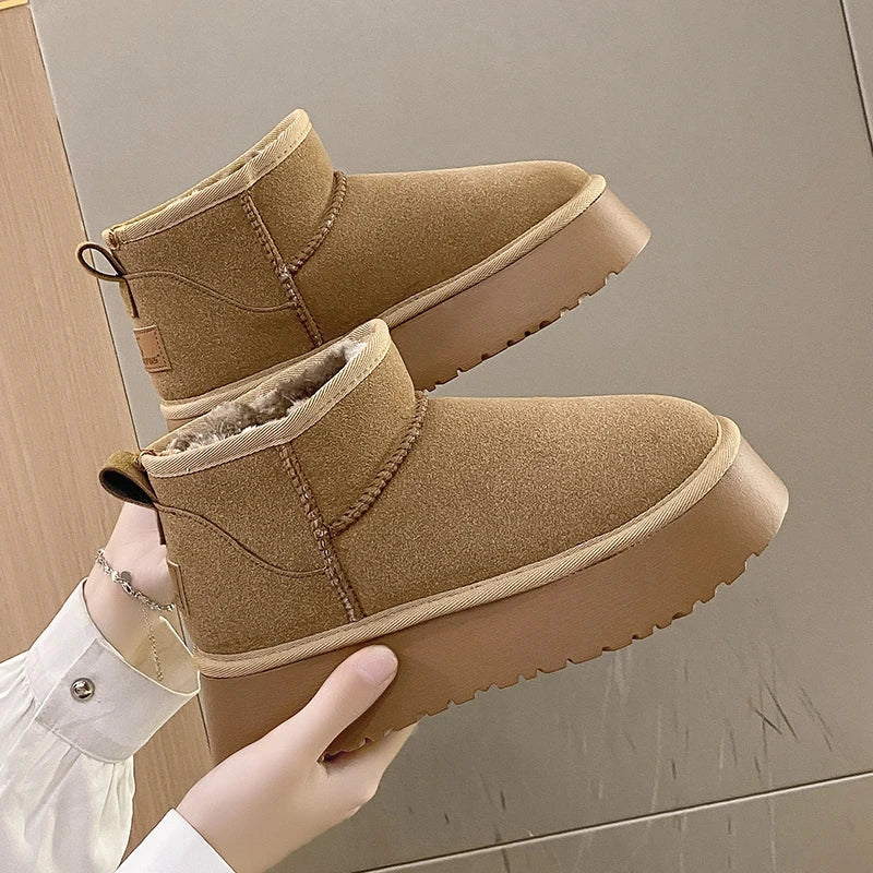 Bota Feminina Curta Acolchoada Plataforma Confortável - (Promoção de Inverno )