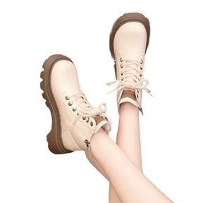 Bota Feminina Cano Curto Solado Grosso Antiderrapante