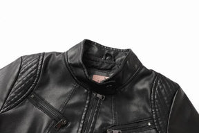 Jaqueta Feminina Slim Black Luxe com Gola Alta Estilo Motociclista