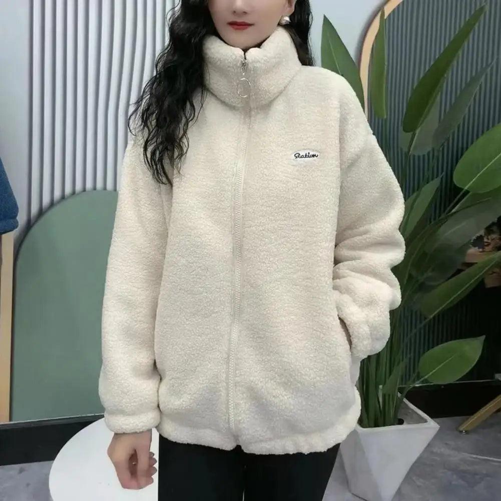 Jaqueta Feminina Para Inverno com Zíper e Detalhes Splice