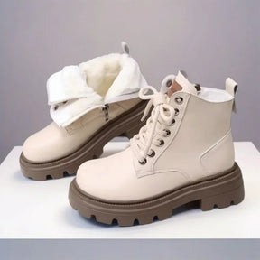 Bota Feminina Cano Curto Solado Grosso Antiderrapante