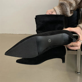 Bota Feminina de Bico Fino Salto Baixo Vintage
